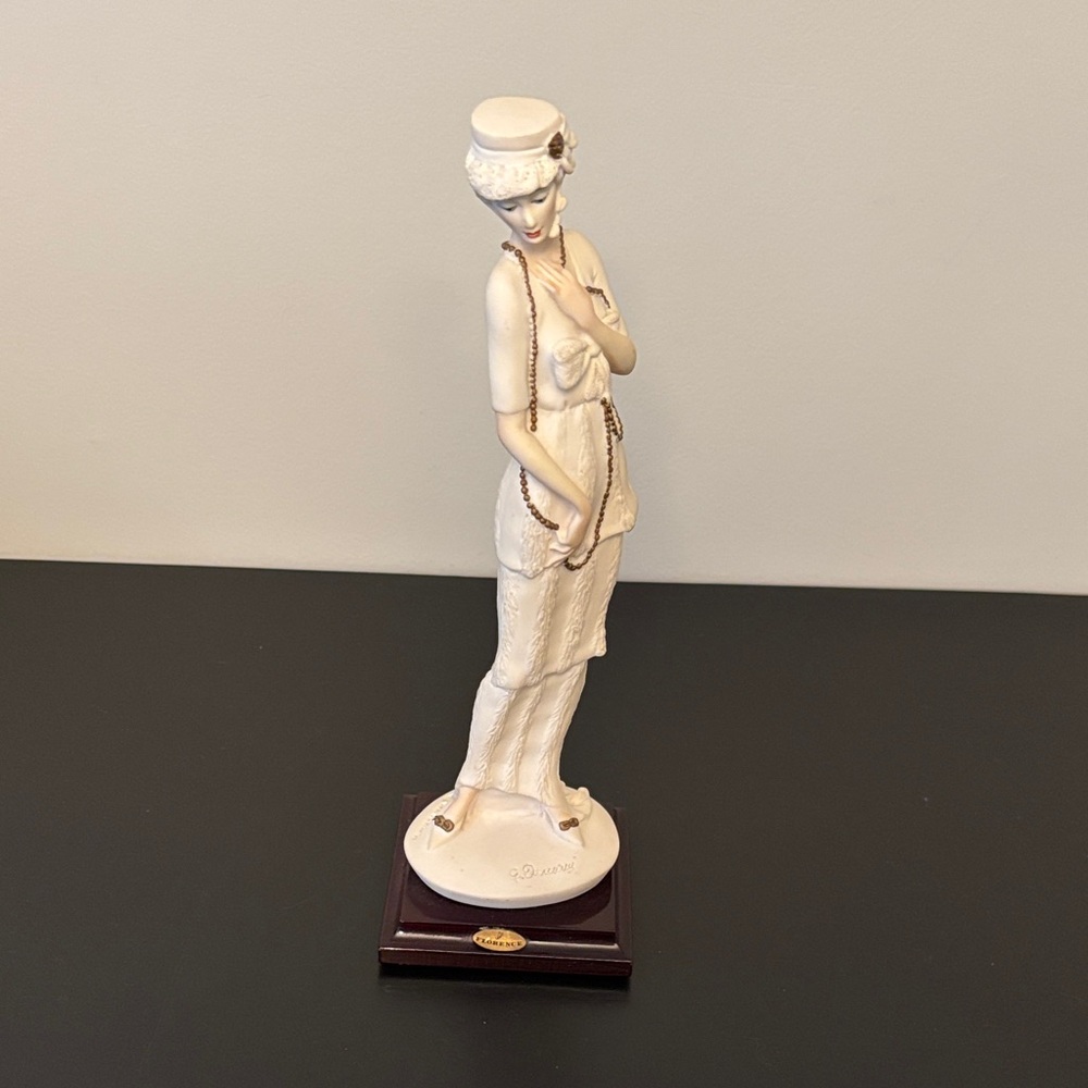 Florence Giuseppe Armani Lady with Necklace figurine